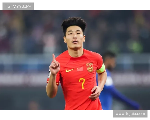 国足主场逆转夺胜全场沸腾年轻球员闪耀赛场点燃球迷激情