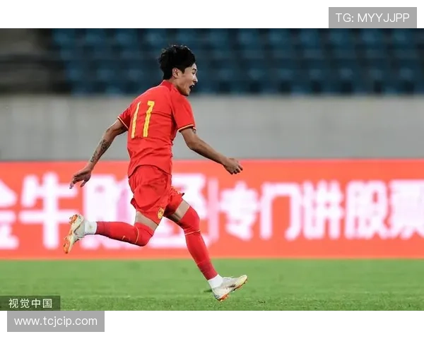 中国男足逆转取胜迎来关键胜利 球队士气高涨剑指世界杯晋级目标